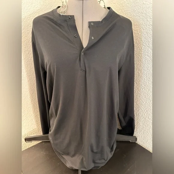 LuluLemon Men's Black Long Sleeve Shirt - Picture 13 of 14